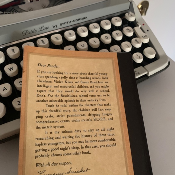 The Series of Unfortunate Events books - Picture 4 of 4